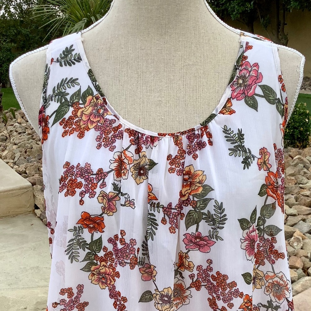 🔥Floral Racerback Tank - Picture 2 of 9